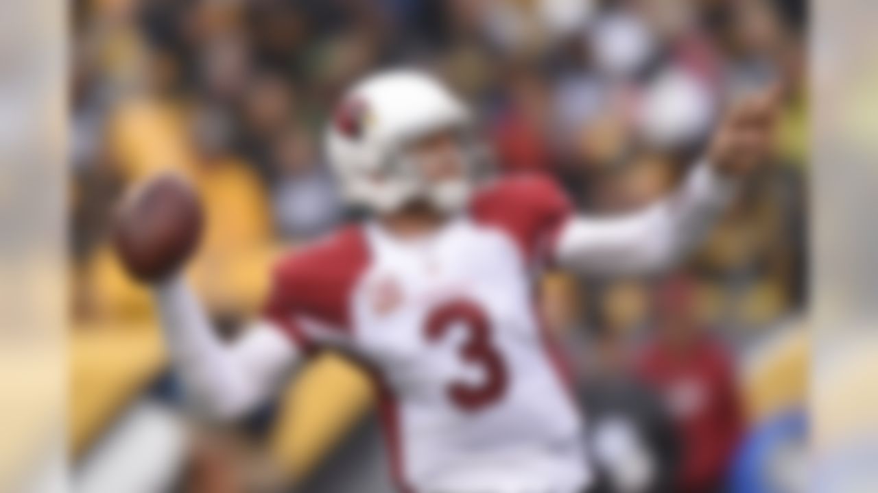 Arizona Cardinals quarterback Carson Palmer (3) passes against the Pittsburgh Steelers in the first quarter of an NFL football game, Sunday, Oct. 18, 2015, in Pittsburgh. (AP Photo/Don Wright)