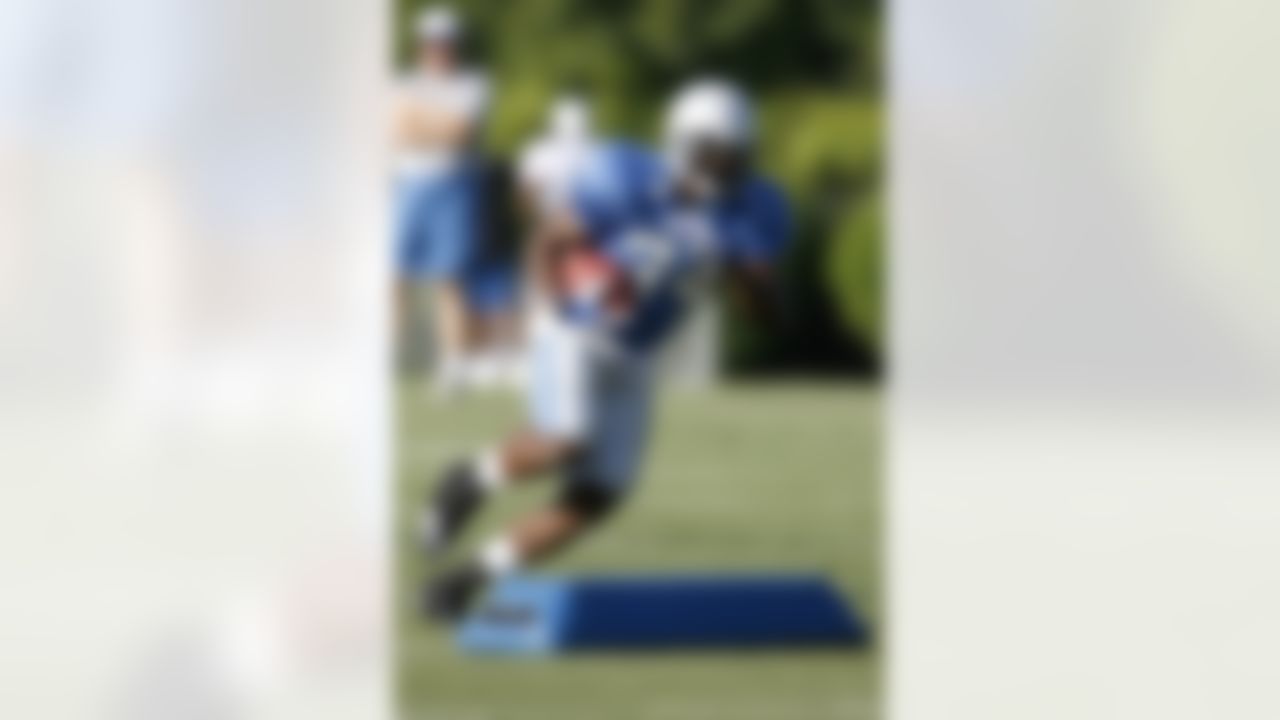 ALLEN PARK, MI - JULY 24: Kevin Smith #34 of the Detroit Lions runs a drill during training camp at the Detroit Lions Headquarters and Training Facility on July 24, 2008 in Allen Park, Michigan. (Photo by Gregory Shamus/Getty Images)