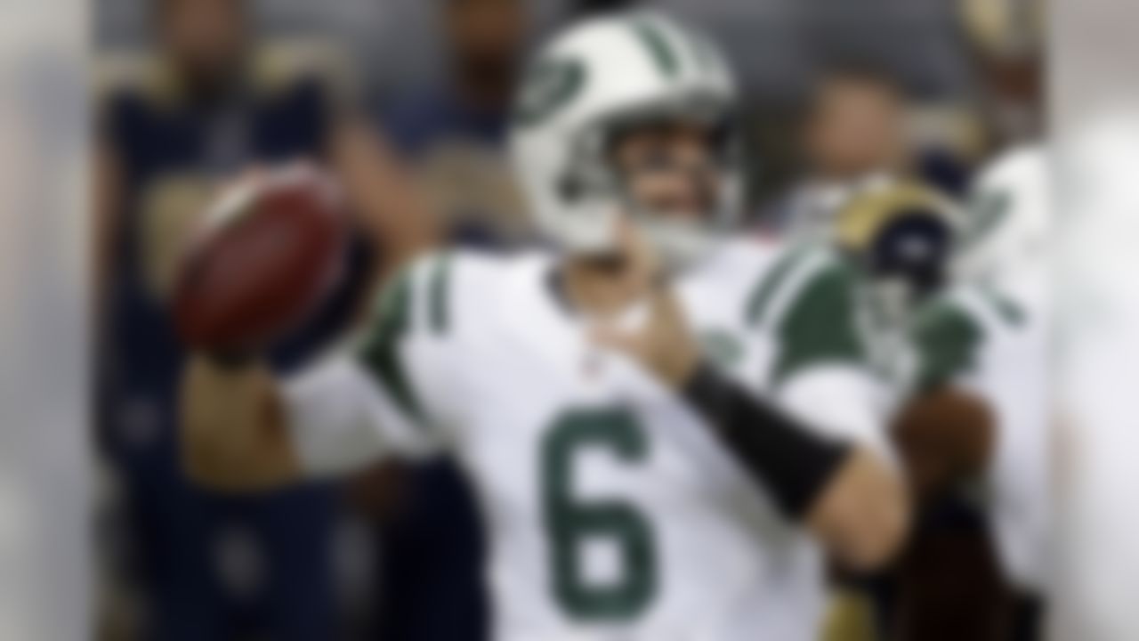 New York Jets quarterback Mark Sanchez throws during the first quarter of an NFL football game against the St. Louis Rams Sunday, Nov. 18, 2012, in St. Louis. (AP Photo/Tom Gannam)