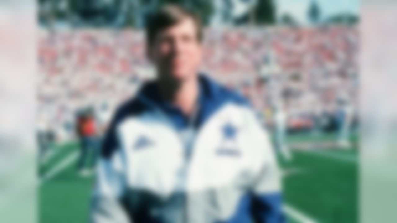 Dallas Cowboys offensive coordinator Norv Turner on the sidelines during Super Bowl XXVII between the Buffalo Bills and the Dallas Cowboys on January 31, 1993  in Pasadena, California.  The Cowboys won the game 52-17. (AP Photo/Paul Spinelli)