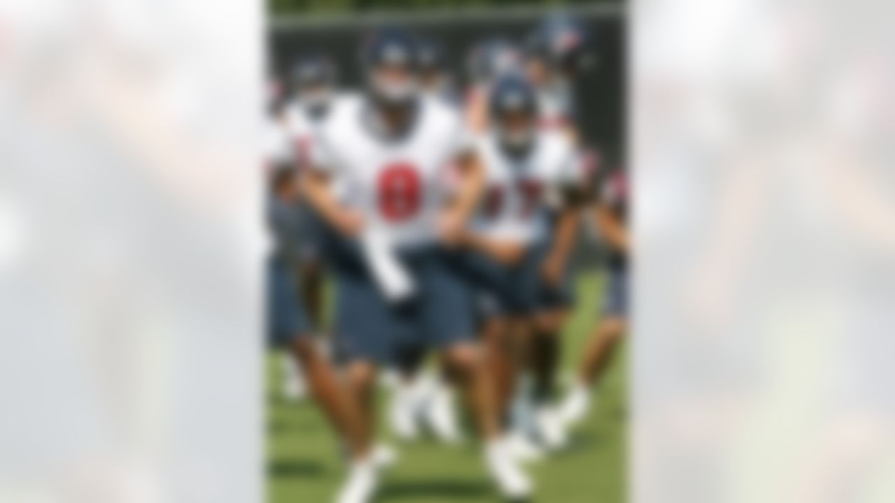 HOUSTON - MAY 09:  Quarterback Matt Schaub #8 of the Houston Texans participates in morning warm up drills May 9, 2008 in Houston,Texas.  (Photo by Bob Levey/Getty Images)
