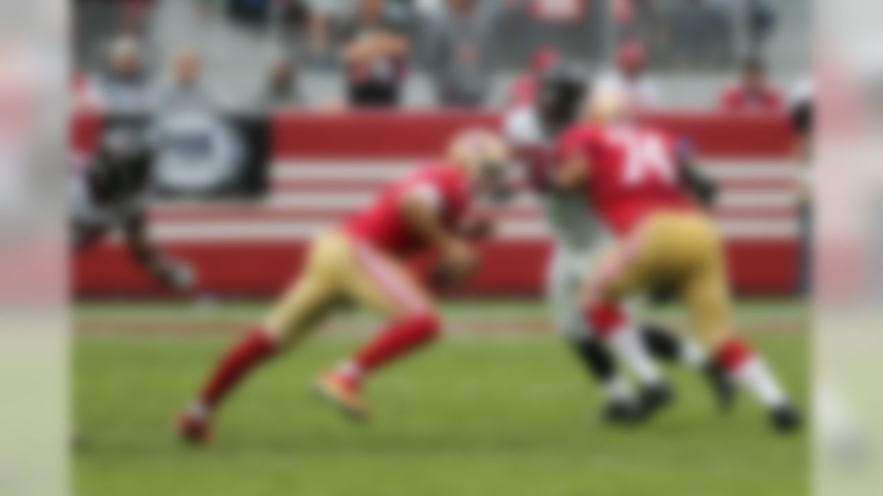 San Francisco 49ers quarterback Blaine Gabbert (2) scrambles with the ball during an NFL football game against the Atlanta Falcons at Levi's Stadium on Nov. 11, 2015 in Santa Clara, Calif. (Dave Shopland/NFL)
