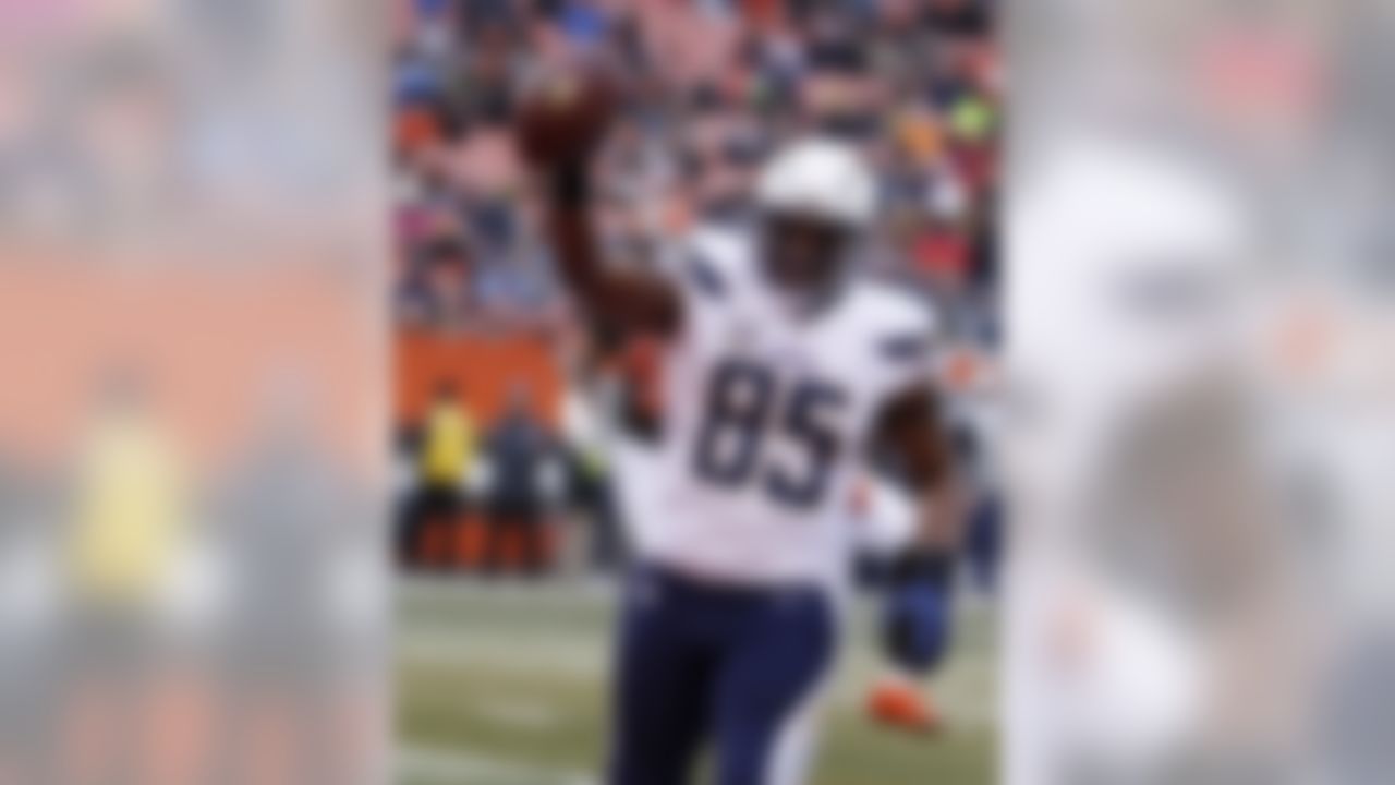 San Diego Chargers tight end Antonio Gates celebrates a touchdown after a 1-yard pass in the first half of an NFL football game against the Cleveland Browns, Saturday, Dec. 24, 2016, in Cleveland. (AP Photo/Ron Schwane)