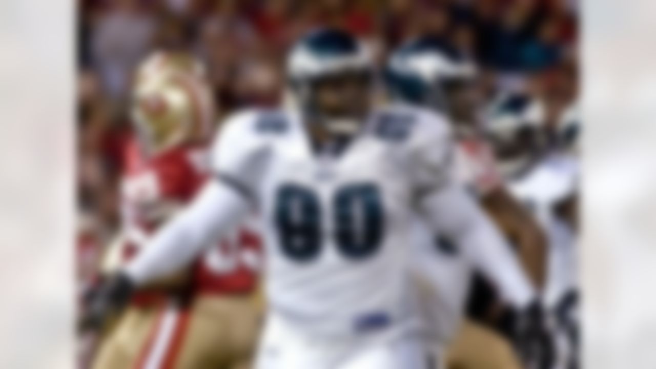 The Eagles selected Simon with the sixth overall pick in the 2000 NFL Draft, and he became an immediate monster in the middle, helping the team hit four consecutive NFC Championship Games (and a Super Bowl).