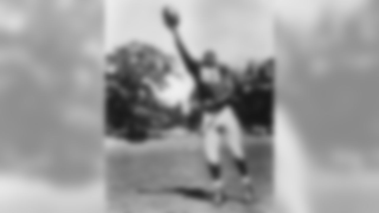 Hall of Fame cornerback Dick ( Night Train ) Lane poses at the Chicago Cardinals training camp in 1953. (National Football League)