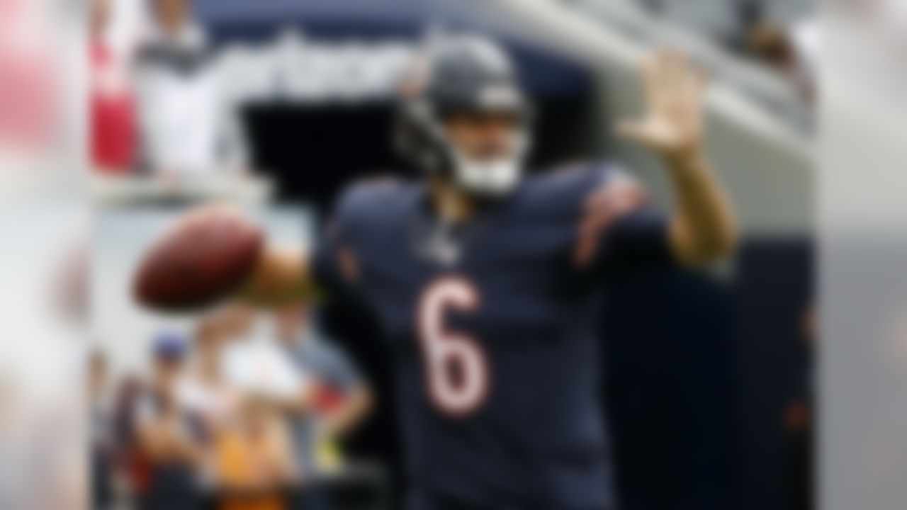 Chicago Bears quarterback Jay Cutler (6) warms up before an NFL football preseason game against the Kansas City Chiefs, Saturday, Aug. 27, 2016, in Chicago. (AP Photo/Nam Y. Huh)