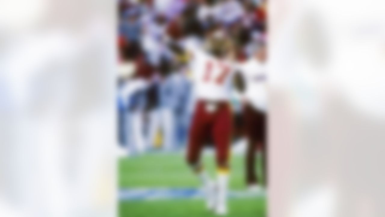 Washington Redskins quarterback Doug Williams (17) warms up before Super Bowl XXII, a 42-10 victory over the Denver Broncos on January 31, 1988, at Jack Murphy Stadium in San Diego, CA. (National Football League)