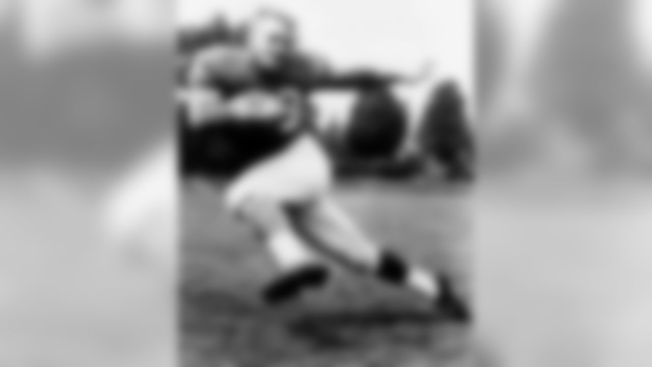 Hall of Fame punter, punt returner, defensive back and running back Yale Lary of the Detroit Lions. (National Football League)
