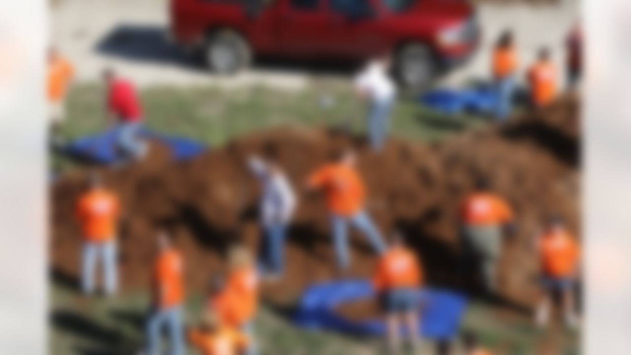 The Home Depot associates and KaBOOM! volunteers working together in their local community. (Photo by Tom Copeland/Home Depot)