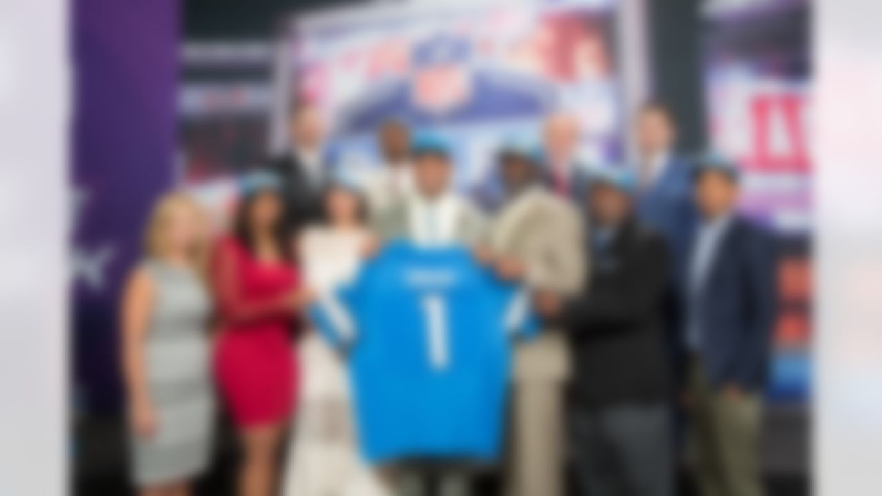 Eric Ebron poses for a picture with his family after bering selected by the Detroit Lions during the 2014 NFL Draft at Radio City Music Hall on May 8, 2014 in New York, NY. (Allison Harrell/NFL)