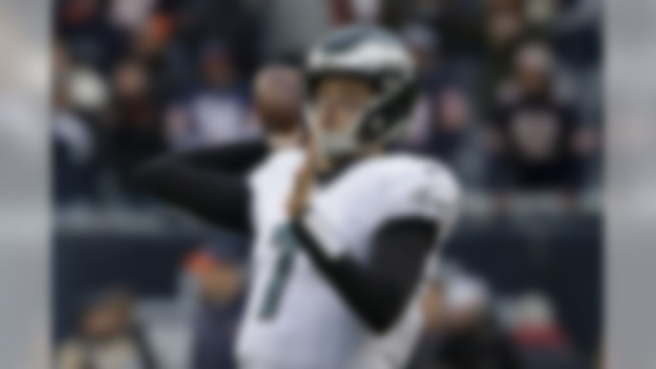Philadelphia Eagles quarterback Nate Sudfeld (7) warms up before an NFL wild-card playoff football game against the Chicago Bears Sunday, Jan. 6, 2019, in Chicago. (AP Photo/David Banks)