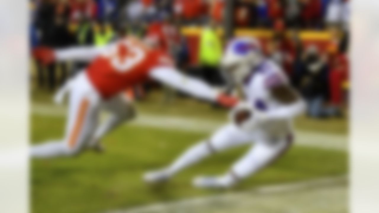 Buffalo Bills wide receiver Stefon Diggs (14) catches the ball for a two-point conversion during an NFL Divisional Round playoff game against the Kansas City Chiefs on Sunday, January 23, 2022 in Kansas City, Missouri.