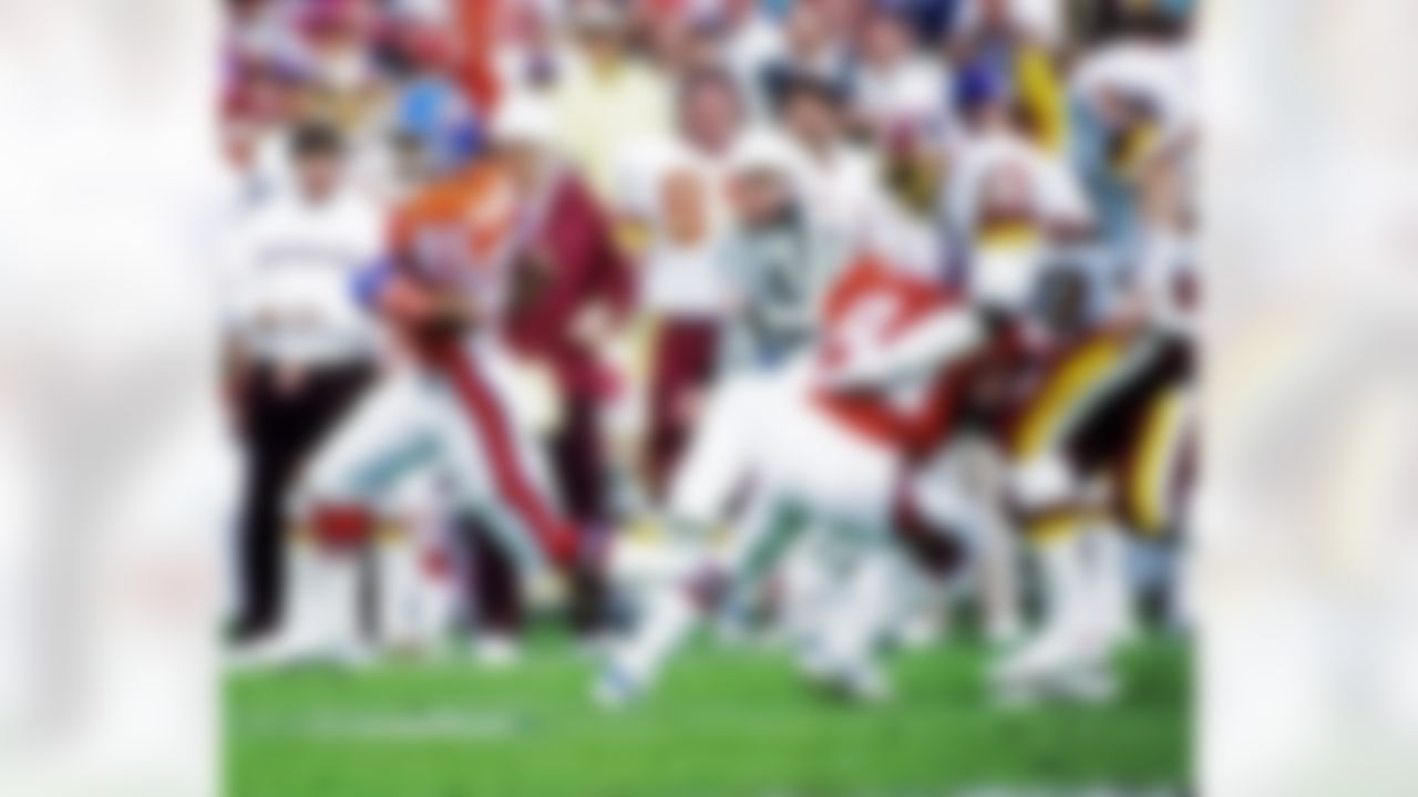 Denver Broncos wide receiver Mark Jackson (80) races down the sideline during Super Bowl XXII, a 42-10 loss to the Washington Redskins on January 31, 1988, at Jack Murphy Stadium in San Diego, CA. (National Football League)