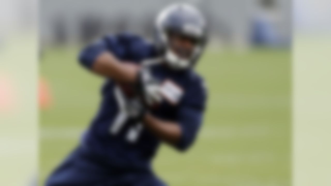 According to reports, Harvin (hip surgery) has a chance to be back on the field for Week 8. That means he should be the hottest free agent in all of fantasy football (he was listed in this space last week). It isn't very often that a player of Harvin's caliber is a free agent, so sprint -- don't walk -- to your computer and add him to your fantasy football roster right now.