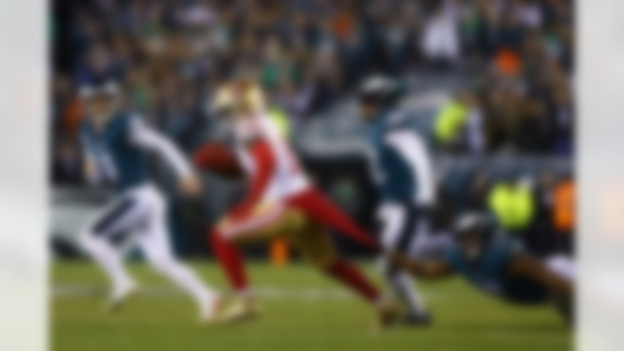 San Francisco 49ers wide receiver Deebo Samuel (19) runs the ball during an NFL Conference Championship playoff game against the Philadelphia Eagles on Sunday, January 29, 2023 in Philadelphia, Pennsylvania.