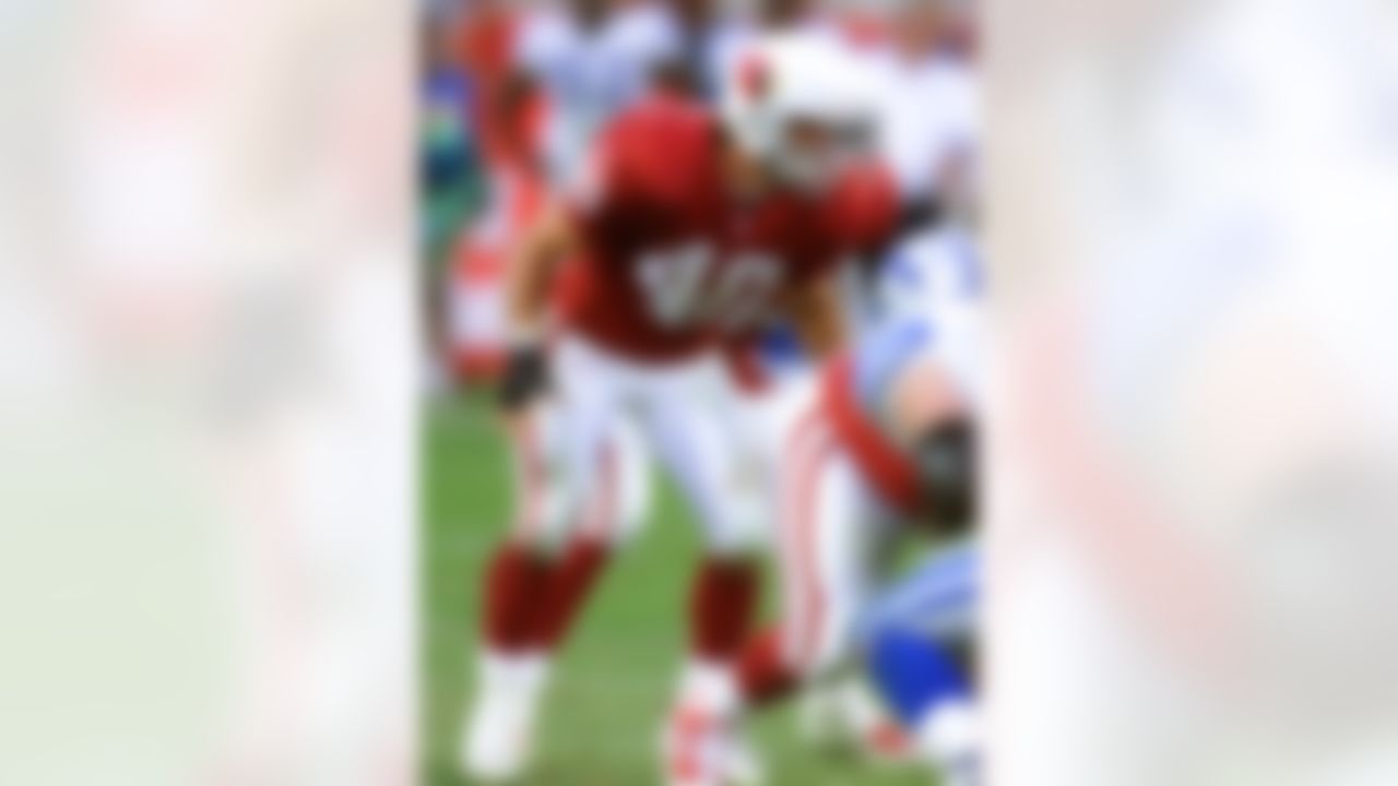 Arizona Cardinals safety Pat Tillman (40) looks into the opposing backfield during an NFL game against the Detroit Lions on November 18, 2001 at Sun Devils Stadium in Tempe, Arizona. The Cardinals defeated the Lions 45-38. (AP Photo/Kevin Terrell)