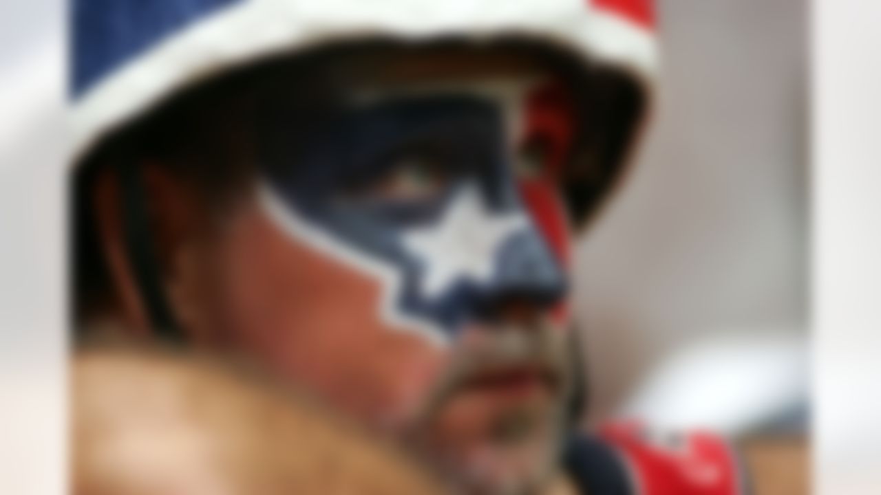 Houston Texans fan Chris Lockridge watches as the Philadelphia Eagles defeat the Houston Texans on September 10, 2006 at Reliant Stadium in Houston, Texas. The Eagles defeated the Texans 24-10. Photo by Getty Images.