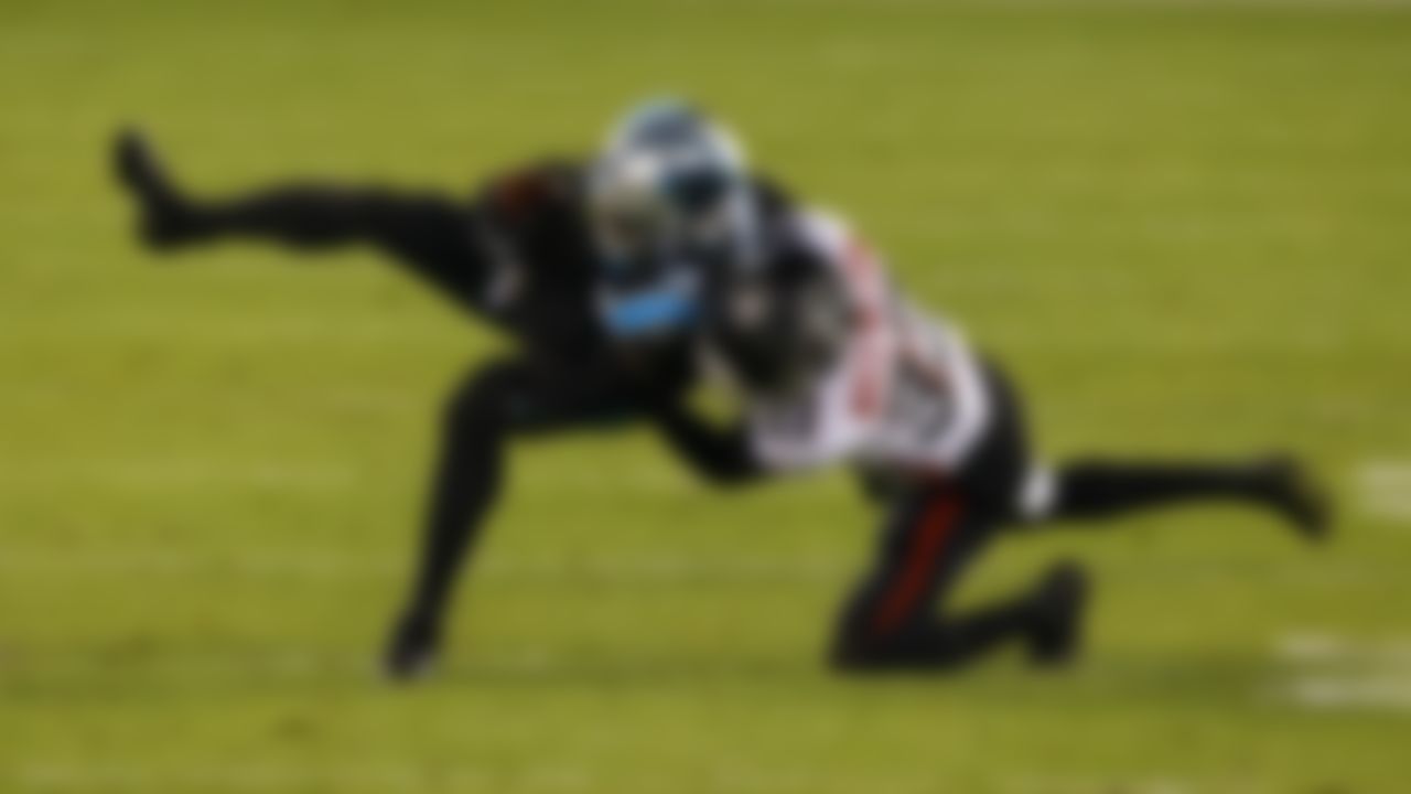 Miami Dolphins wide receiver Tyreek Hill (10) lines up for the snap during  an NFL football game against the Cincinnati Bengals on Thursday, September  29, 2022, in Cincinnati. (AP Photo/Matt Patterson Stock