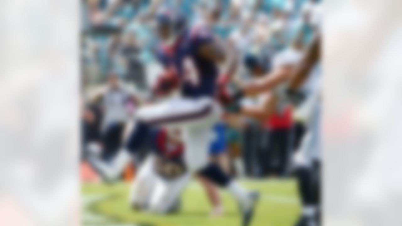 Houston Texans running back Ben Tate (44) runs for a touchdown against the Jacksonville Jaguars during the second half of an NFL football game, Sunday, Sept. 16, 2012, in Jacksonville, Fla. Houston won 27-7. (AP Photo/Phelan M. Ebenhack)