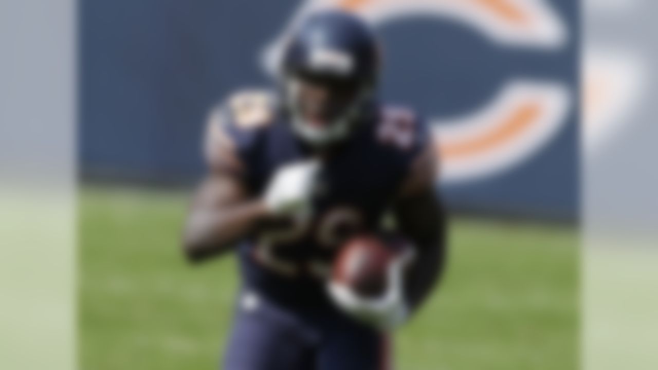 If you missed Tarik "The Human Joystick" Cohen's NFL debut on Sunday, do yourself a favor and watch these highlights. Cohen took his five carries for 66 yards and caught eight of his team-leading 12 targets for 47 yards and a touchdown. We wondered in the preseason if Cohen would eat into Jordan Howard's passing game work, but it appears this could be more of a full-fledged committee after Cohen played on 43 percent of the plays to Howard's 56. Cohen needs to be one of the priority adds this week as there's no way the Bears stop using him after that display. FAAB suggestion: 35 percent