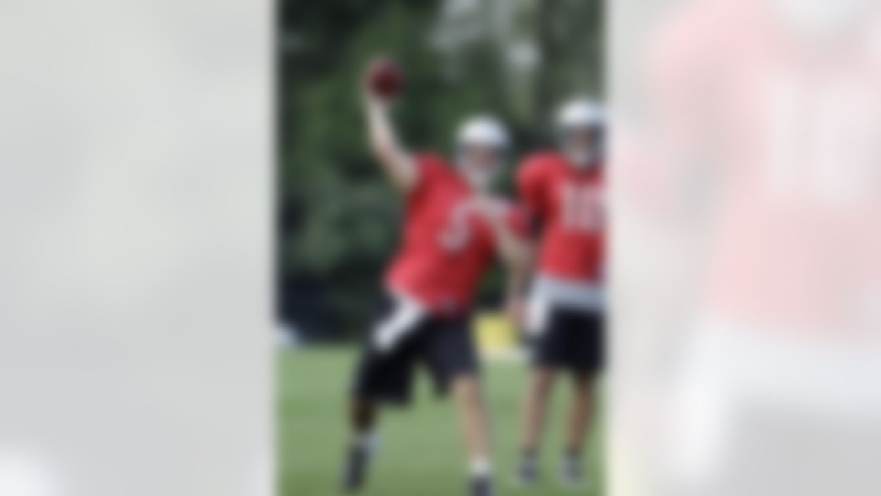 Detroit Lions quarterback Drew Stanton throws during drills at the NFL football team's training camp in Allen Park, Mich., Friday, Aug. 5, 2011. (AP Photo/Carlos Osorio)