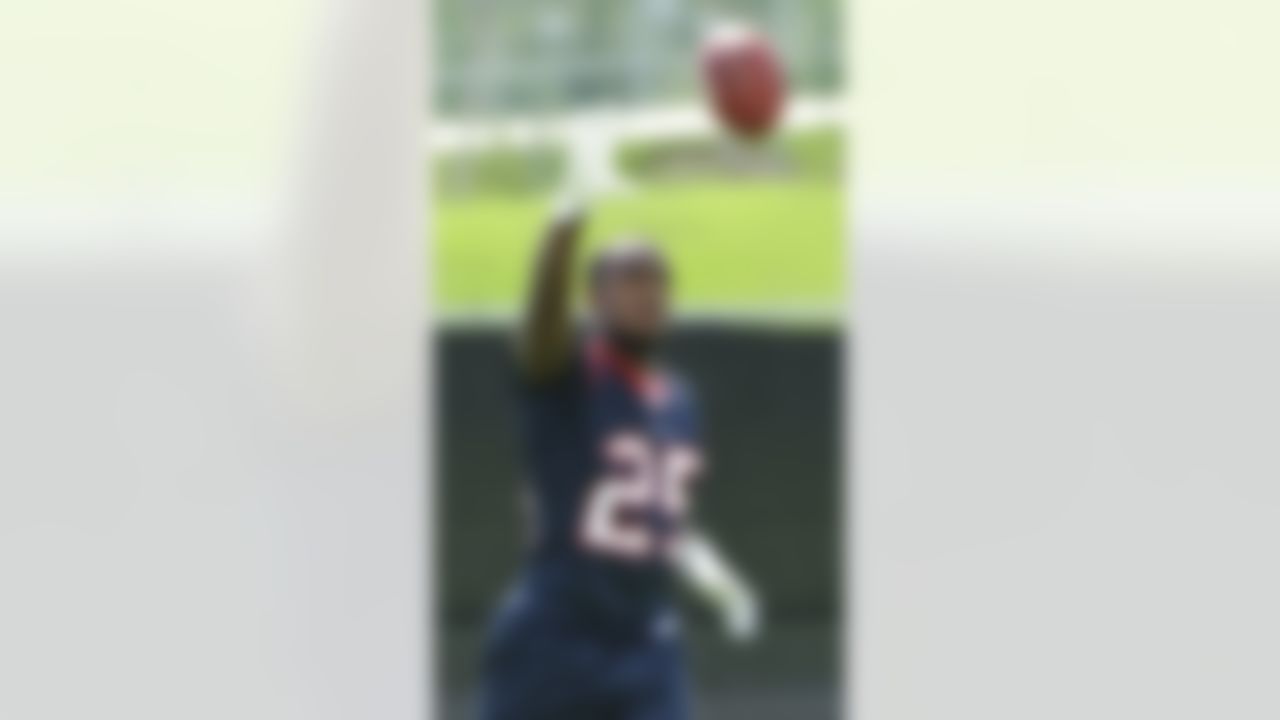 Houston Texans rookie corner back Kareem Jackson runs through a drill during an NFL football mini camp, Wednesday, May 19, 2010, in Houston. Jackson was the Texans first pick in the 2010 NFL draft. (AP Photo/Dave Einsel)