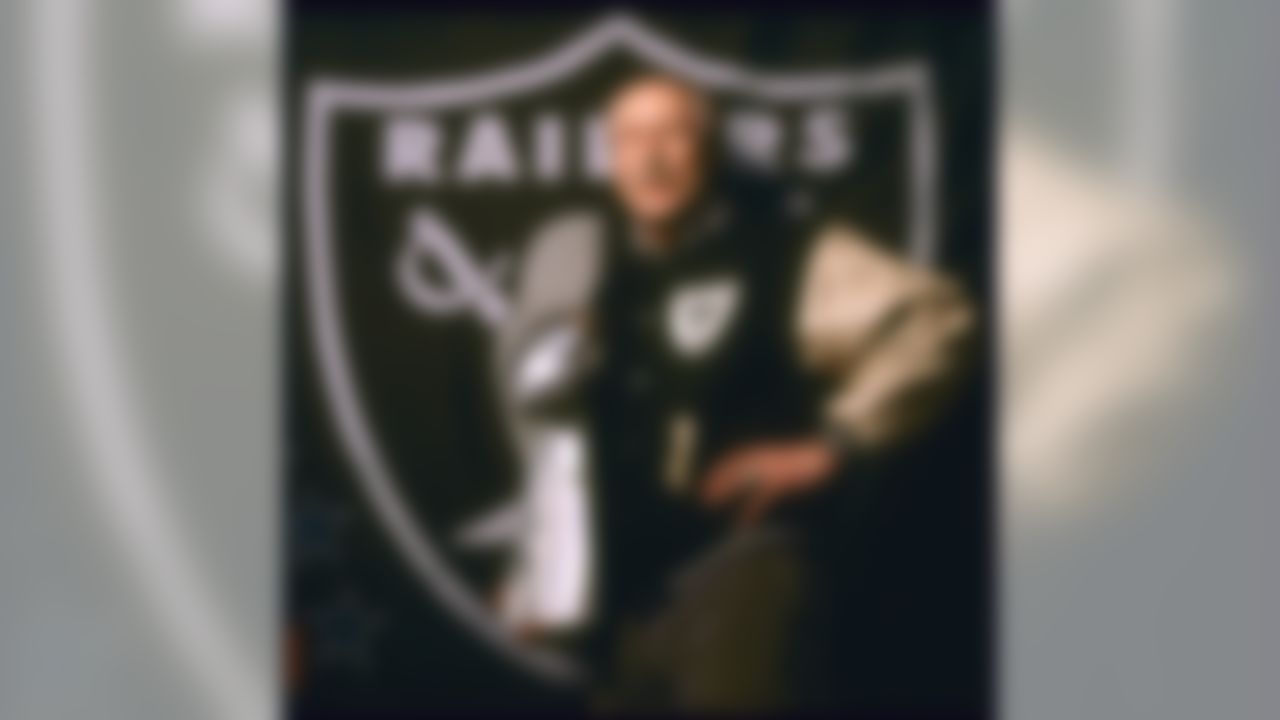 Wide receiver Fed Biletnikoff of the Oakland Raiders. (National Football League)