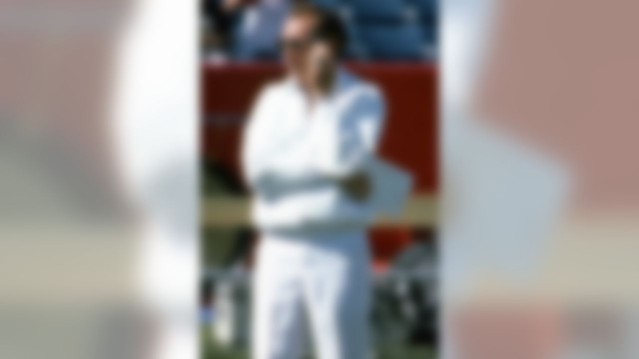 Oakland/Los Angeles Raiders owner Al Davis on the sidelines at Raiders games. (AP Photo/Kevin Reece)
