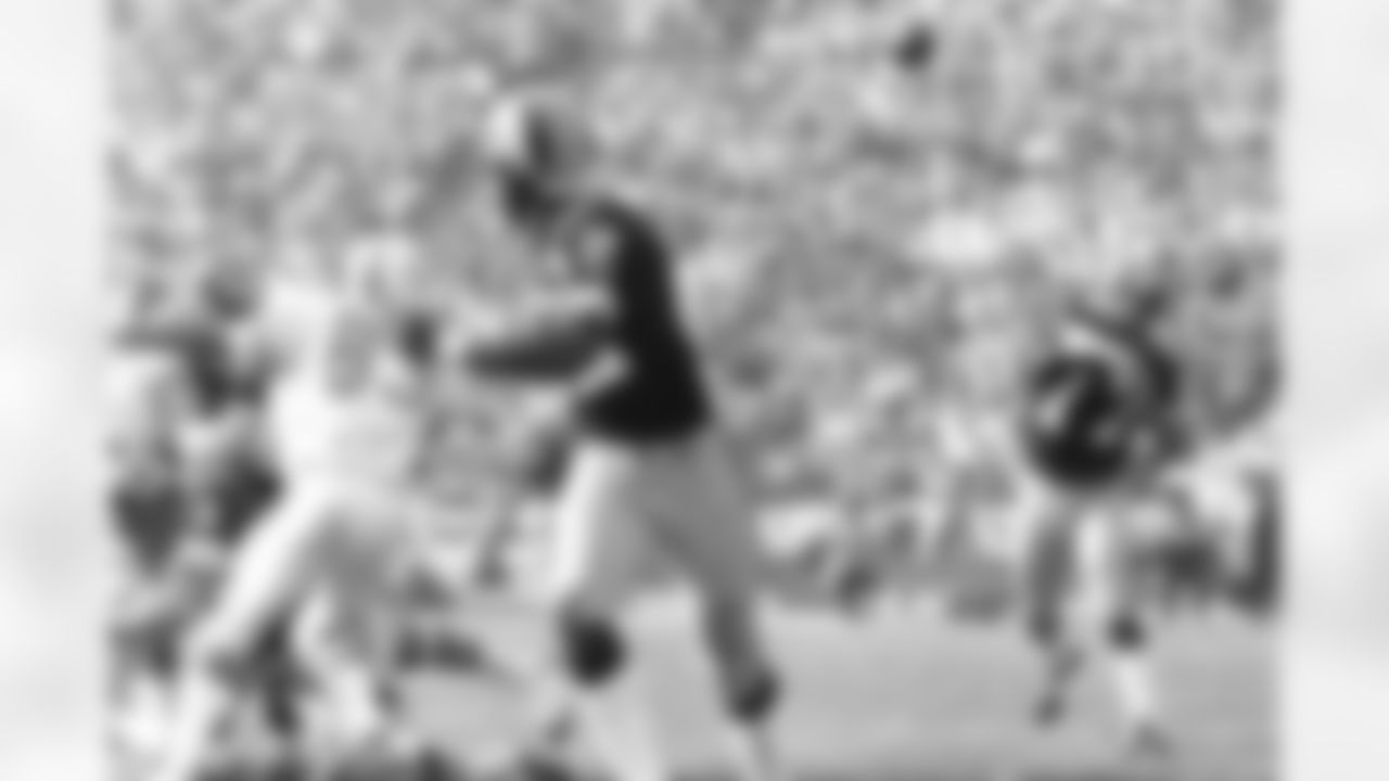 Washington Redskins quarterback Billy Kilmer (17) throws to wide receiver Charley Taylor (42) during a 14 to 7 loss to the Miami Dolphins in Super Bowl VII played at the Coliseum on Jan. 14, 1973 in Los Angeles. (National Football League)