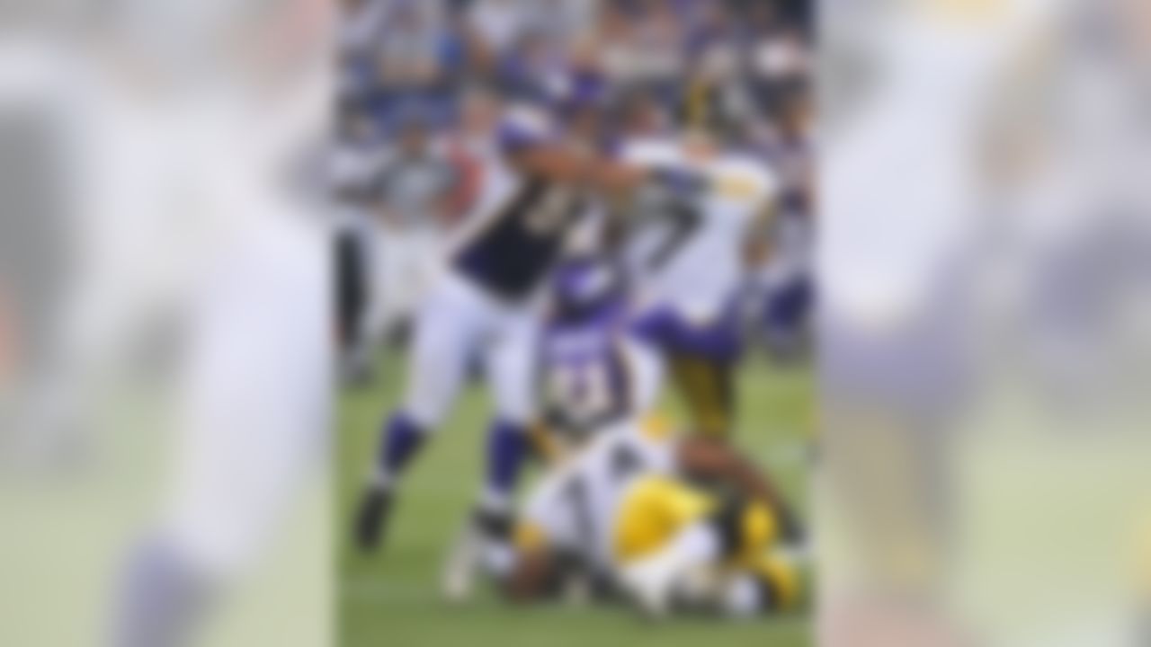 MINNEAPOLIS - AUGUST 23:  Kevin Williams #93 and Ray Edwards #91 of the Minnesota Vikings sack Ben Roethlisberger #7 of the Pittsburgh Steelers during a preseason NFL game at the Hubert H. Humphrey Metrodome August 23, 2008 in Minneapolis, Minnesota.  (Photo by Tom Dahlin/Getty Images)