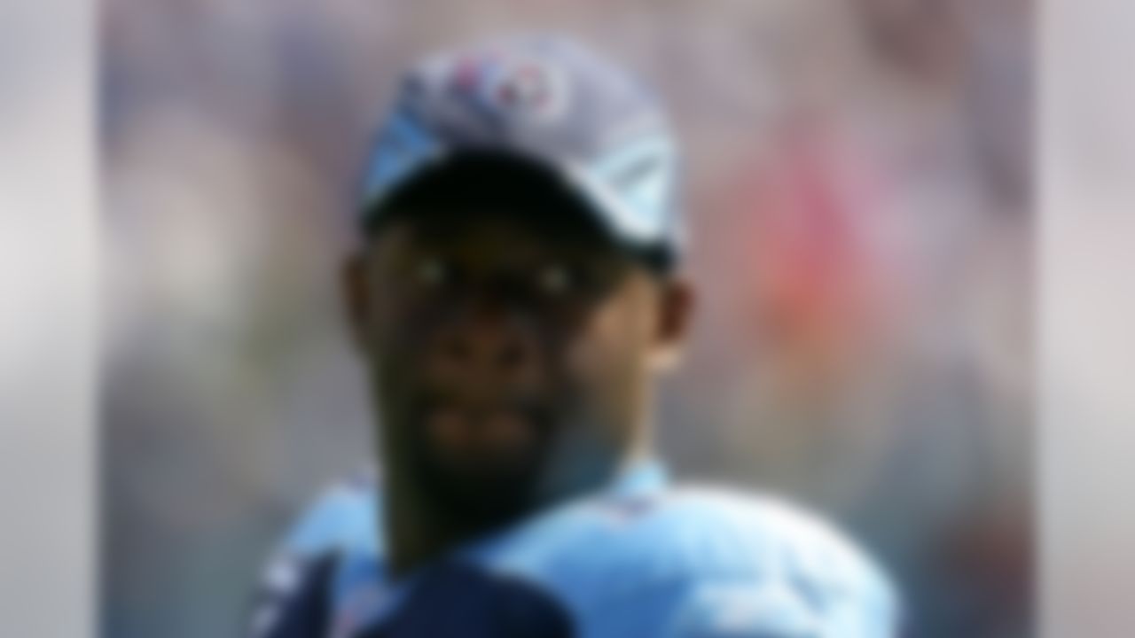 NASHVILLE, TN - OCTOBER 07:  Vince Young #10 of the Tennessee Titans looks on against the Atlanta Falcons during their game at LP Field on October 7, 2007 in Nashville, Tennessee.  (Photo by Streeter Lecka/Getty Images)