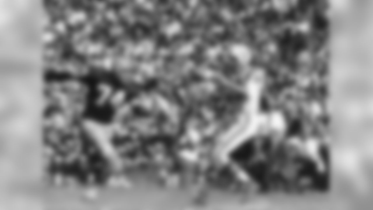 Coupled with Hall of Fame linebacker Ray Nitschke, Jordan made it nearly impossible to gain any kind of ground yardage against the Packers, especially through the middle. Jordan was named first team All-Pro five straight times, from 1960 to 1964.