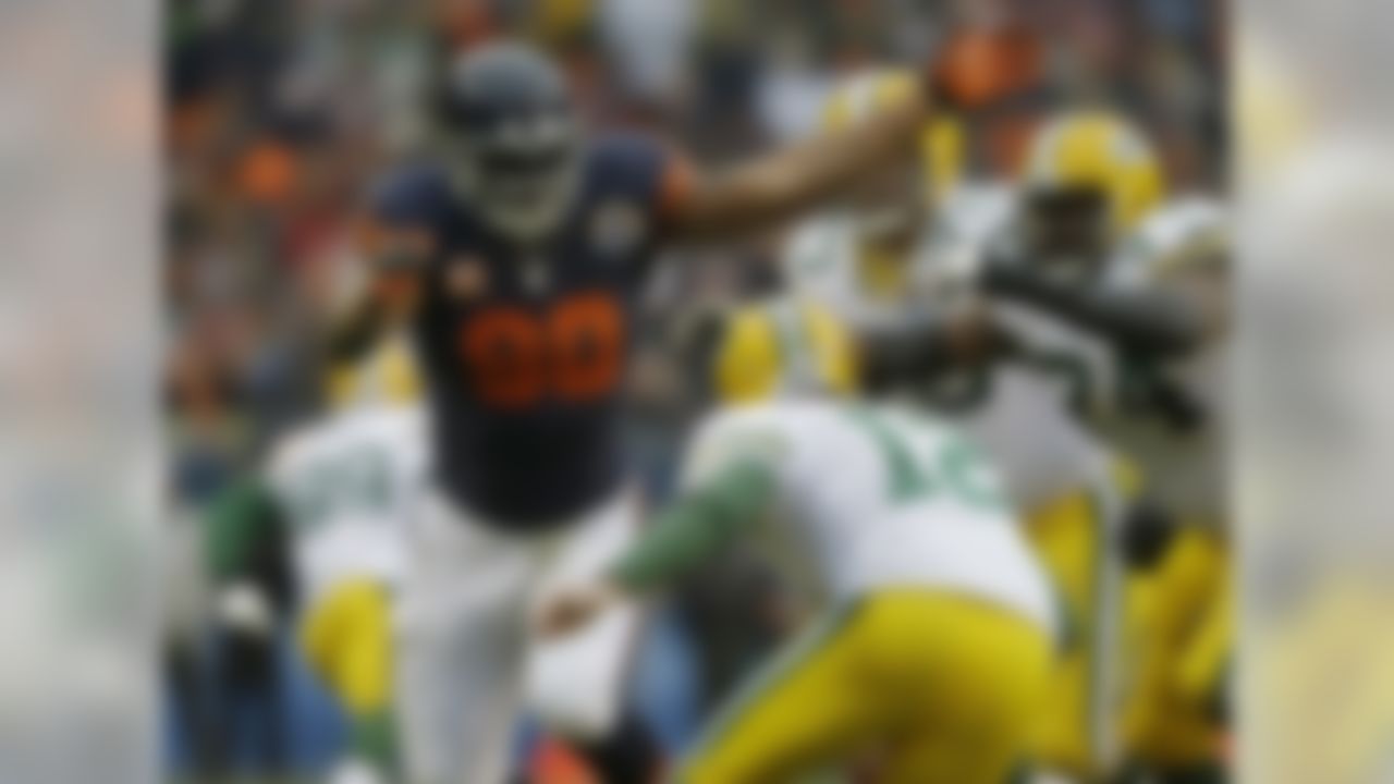 When the Bears agreed to terms with Jared Allen, they were just responding to an opening volley in free agency this year when Julius Peppers signed with the Green Bay Packers who think he can be a big help on defense. Although, some could say Peppers already helped the Packers win when he couldn't corral Aaron Rodgers before the tossed the winning touchdown pass to Randall Cobb in the season finale. Some could say, not me necessarily.