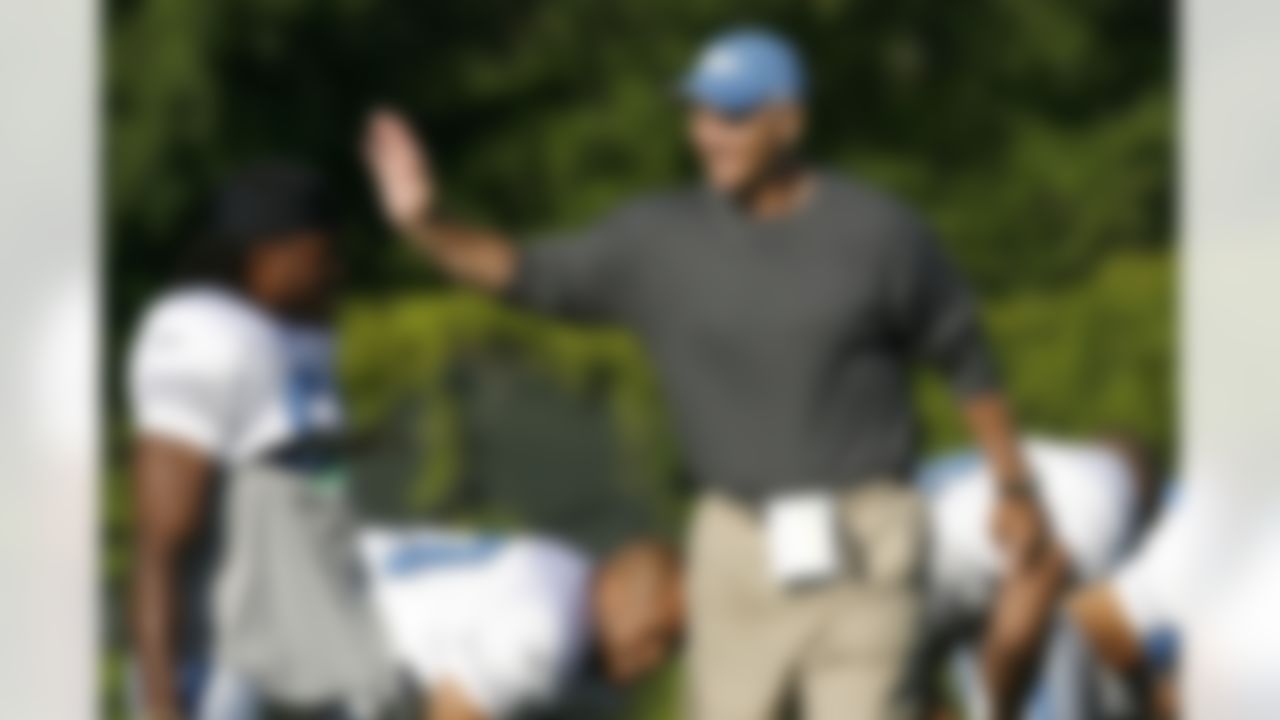 ALLEN PARK, MI - JULY 24: Head coach Rod Marinelli of the Detroit Lions talks wiht Ernie Sims #50 during training camp at the Detroit Lions Headquarters and Training Facility on July 24, 2008 in Allen Park, Michigan. (Photo by Gregory Shamus/Getty Images)