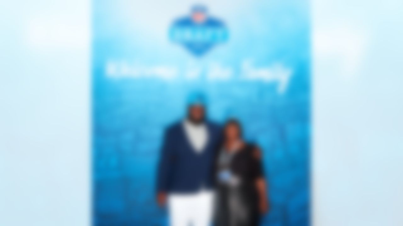 Alabama defensive tackle A'Shawn Robinson poses for a photo with his family after being selected by the Detroit Lions during the 2016 NFL Draft at the Auditorium Theatre in Chicago. (Eric Espino/NFL)