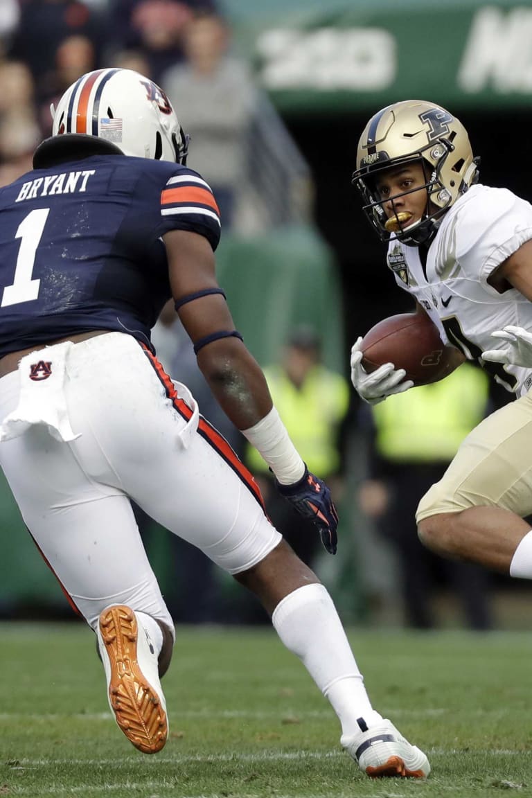 Highlight] 5'7 Purdue rookie Rondale Moore makes an absolutely absurd  tiptoe catch : r/nfl