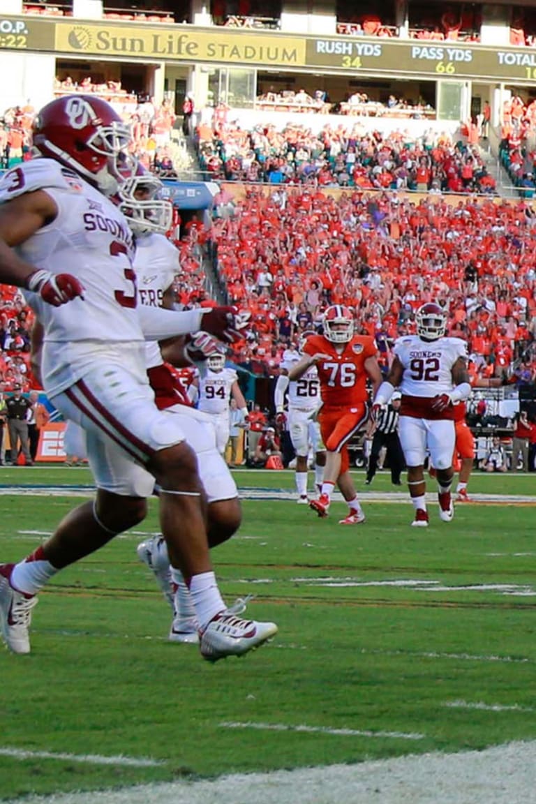 Watch Springfield's Christian Wilkins catch his first career touchdown pass  for Miami Dolphins 