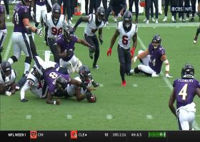Lamar Jackson bobbles, loses football in disastrous fumble