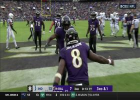 Lamar Jackson swerves through Colts' D for 8-yard TD