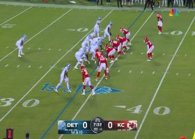 Goff lasers 21-yard completion to Reynolds over middle