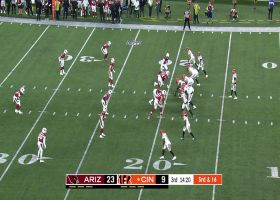 Kendric Pryor makes catch in traffic for 11-yard gain