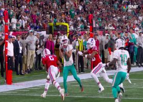 Tagovailoa floats 18-yard bread-basket dime into Braxton Berrios' grasp