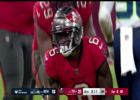 Brady locates Julio Jones up the seam for 17-yard connection