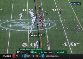 Breece Hall converts fourth-down while carrying Patriots' with him