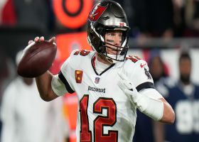 Tom Brady finds Mike Evans for two-point conversion via QB rollout play