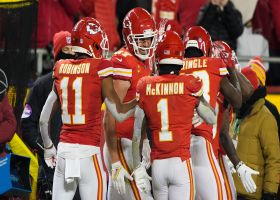 Chiefs keep up magic act with Kelce's trick-play passing TD to Pringle
