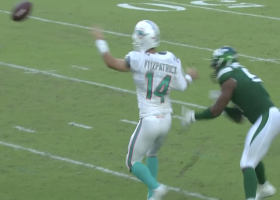 Left-handed pass from FitzMagic! Fins QB flips clever toss