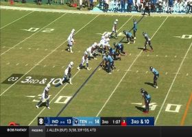 Titans swarm Wentz for big third-down sack