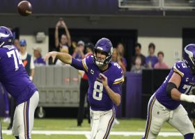 Cousins pinpoints Thielen on play-action pass for 25 yards