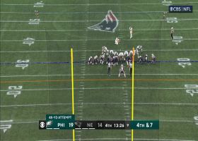 Elliott goes off the upright on his third FG